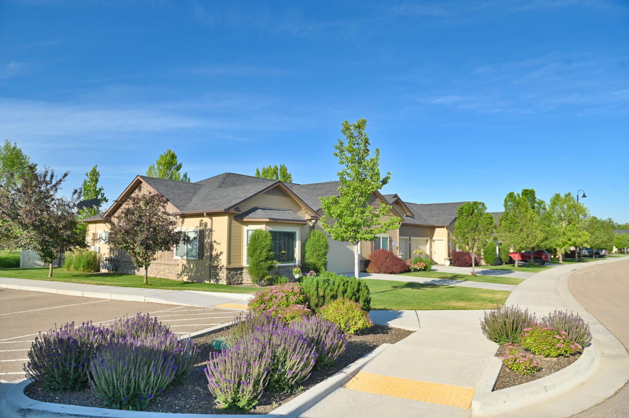 Exterior shot of Edgewood Senior Housing, at Eagle Island Crossing, Independent Cottages