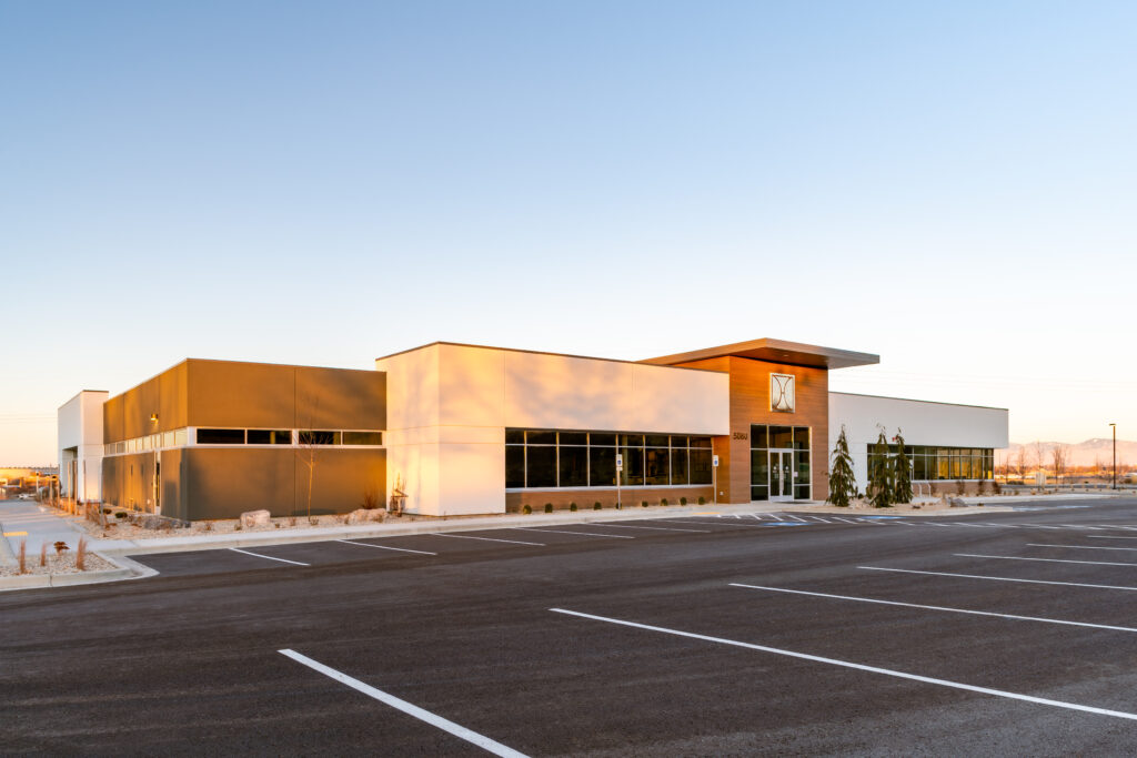Gardner Medical_Nampa Digestive Health_EXT201212175223-2186-TobinRogers Exterior of Nampa Digestive Health Clinic and parking lot