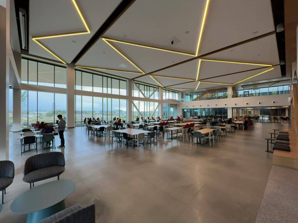 Gardner_Office_Zions Technology Center INT_19 Interior view of Zions Technology Center, open space with tables